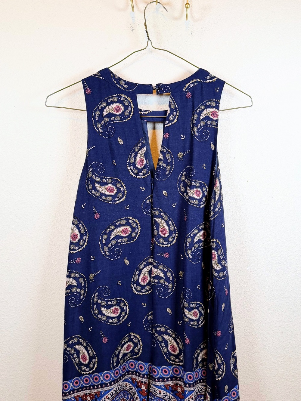 TCEC Navy Paisley Print Sleeveless Short Romper w/ Copper & Tan Accents. Size M